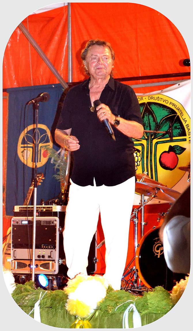 Aradszky László táncdalénekes